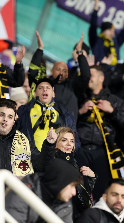 Απίθανο σκηνικό: Οι φίλοι της ΑΕΚ αποθέωσαν τον διευθυντή του Sportal.gr στο Artemio Franchi! (vid)