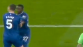 Η ποινή του Γκέγε που χαστούκισε συμπαίκτη του στο Μάντσεστερ Γιουνάιτεντ-Έβερτον και η φωτογραφία με τα γάντια του μποξ (pic)