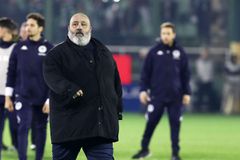 Καραπαπάς στα παιδιά των ακαδημιών: «Συνεχίστε να λέτε Ολυμπιακός με πάθος» (vid)