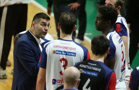 Volley League: Τέλος από τον Φοίνικα Σύρου ο Δημήτρης Καζάζης