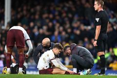 Νέος «πονοκέφαλος» για τον Γκουαρδιόλα: Τραυματίστηκε ο Στόουνς στον αγώνα με την Έβερτον