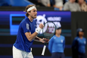 Ο Τσιτσιπάς νίκησε τον Καρένιο Μπούστα κι η Ελλάδα ισοφάρισε 1-1 την Ισπανία