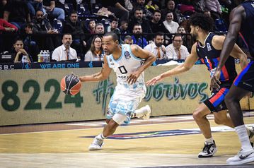 Ο Κολοσσός άφησε το αρνητικό σερί και επέστρεψε στις νίκες κάνοντας... πάρτι απέναντι στον Πανιώνιο