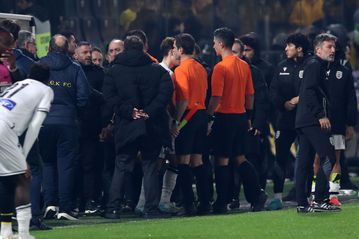 ΑΕΚ  vs ΠΑΟΚ: «Το ξύλο βγήκε απ' τον Παράδεισο»... μόνο στο σινεμά!