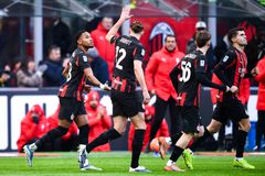 Άνετη νίκη και προσωρινή πρωτιά για τη Μίλαν