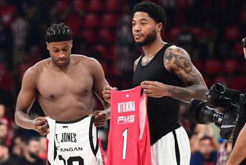 Ο «εκλεκτός» Τζόουνς, ο ρόλος του Λι σε ένα άτυπο trade και ο λόγος που τον θέλει ο Ολυμπιακός