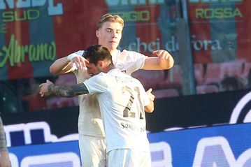 Ο Χόιλουντ «καθάρισε» για τη Νάπολι στην έδρα της Κρεμονέζε