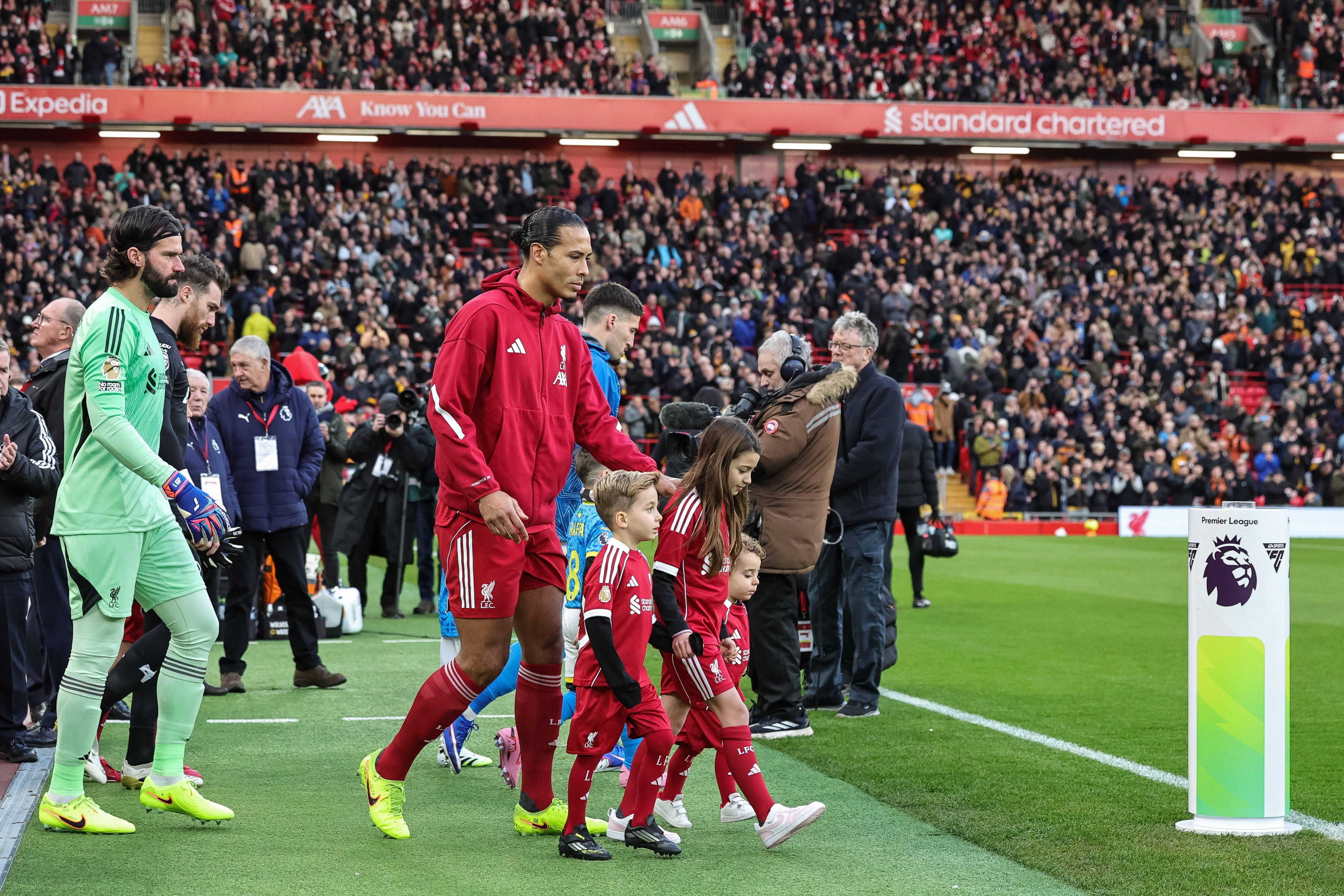 Συγκίνηση στο «Άνφιλντ»: Το βίντεο της Λίβερπουλ με τα παιδιά του αδικοχαμένου Ζότα