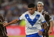 Παίκτης αψήφησε την ποινή της FIFA και έκανε κανονικά προπόνηση - Κίνδυνος για τη Σαν Λορέντζο