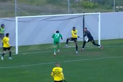 «Άνοιξε» το σκορ απέναντι στην ΑΕΚ Β' με κοντινή κεφαλιά ο Τσιριγώτης για τον Λεβαδειακό