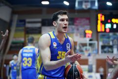 Ζούγρης: «Το Περιστέρι είναι τα πάντα για μένα - Κομβική η ερώτηση για τον... μουσακά» (vid)