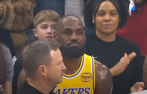 Συγκίνηση για τον Λεμπρόν Τζέιμς στην επιστροφή του στο Κλίβελαντ