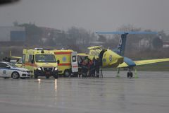 Προσγειώθηκαν στη Θεσσαλονίκη οι δύο τραυματίες του δυστυχήματος στη Ρουμανία