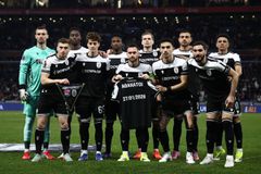 «Αθάνατοι, 27/01/2026», η φανέλα που κρατούσαν οι παίκτες του ΠΑΟΚ