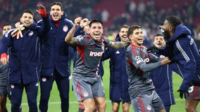 Το βλέμμα καρφωμένο στην εξέδρα, το μυαλό δεν ξεχνάει τον δρόμο!