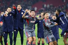 Το βλέμμα καρφωμένο στην εξέδρα, το μυαλό δεν ξεχνάει τον δρόμο!