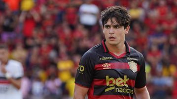 Σενάρια από την Αργεντινή για Λένι Λομπάτο και Παναιτωλικό