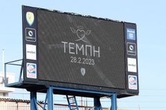 «Το έγκλημα δεν θα ξεχαστεί»: Όλα τα πανό οργής που σηκώθηκαν στα γήπεδα της Stoiximan Super League για τα Τέμπη