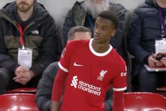 Έγραψε ιστορία ο Νιόνι που έγινε ο 3ος νεότερος παίκτης που αγωνίζεται στην ιστορία της Λίβερπουλ