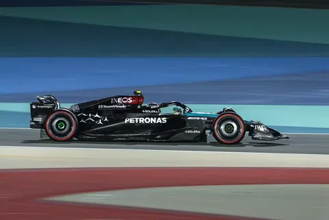 Ο Χάμιλτον ταχύτερος στο 1-2 της Mercedes στις δεύτερες δοκιμές του Μπαχρέιν