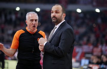 Πάρκερ: «Ουσιαστικά παραιτηθήκαμε»