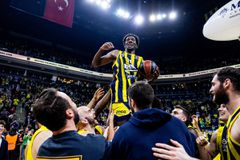 Ντέιβις: «Τα εύσημα για το ρεκόρ μου στον υπεύθυνο Τύπου μας»