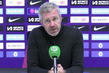 Απολύθηκε ο προπονητής της γυναικείας ομάδας της Λέστερ λόγω σχέσης με ποδοσφαιρίστριά του