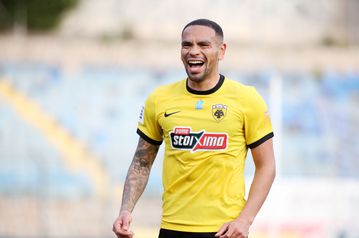 Γύρισε και ο Κάλενς στις προπονήσεις της ΑΕΚ, για πρώτη φορά στη σεζόν άδειο το απουσιολόγιο