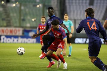 Χτύπησε στις καθυστερήσεις η Athens Kallithea και «έκλεψε» την ισοπαλία από τον Βόλο