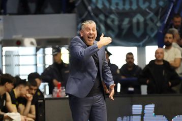 Παπαθεοδώρου: «Να μην κάνουμε πανελλήνιο ρεκόρ στις βολές» (vid)