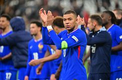 Εμπαπέ: «Αποστολή μας να φέρουμε το τρόπαιο σπίτι»