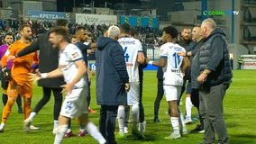 Ένταση πριν από το τέλος στο Ιωνικός - ΠΑΣ Γιάννινα και αποβολή του Σουφλέρη