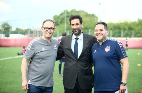 Ο Ολυμπιακός έδωσε την ευκαιρία στους πρόσφυγες να χαμογελάσουν παίζοντας ποδόσφαιρο