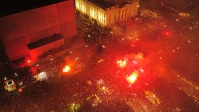 Στους δρόμους η Ελλάδα για την κατάκτηση του Conference League από τον Ολυμπιακό! (gallery & vid)