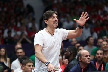 Γιαννακόπουλος: «Μόνο το 3-0 είναι αποδεκτό - Μπορείτε να διαλύσετε τον Ολυμπιακό»