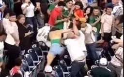 Απίστευτο ξύλο μεταξύ Μεξικανών στο ματς με την Ονδούρα (vid)