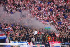 Η UEFA τιμώρησε την Κροατία για τη συμπεριφορά των οπαδών της στον αγώνα με την Ιταλία