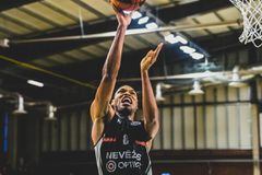 Ψηλώνει με Φράνσις Οκόρο ο Κολοσσός