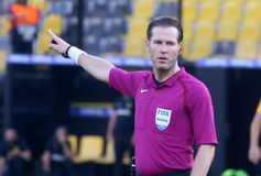 Η UEFA... τελείωσε τον Μάκελι που δεν θα ξανασφυρίξει στο Euro