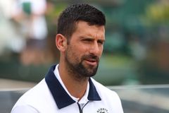 Ο πρώην προπονητής του Τζόκοβιτς θα γίνει πατέρας στα 57 του με την κατά 23 χρόνια νεότερη σύζυγό του