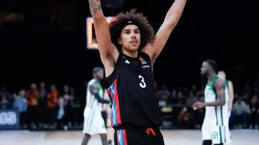 Η Παρί αποχαιρέτησε τον Γουόρντ που έρχεται στον Ολυμπιακό (vid)