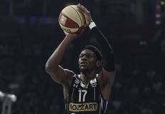 Η εξαιρετικά δελεαστική πρόταση της Βαλένθια στον Μπόνγκα και η στάση της Παρτιζάν