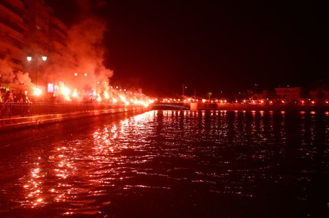 Στη Χαλκίδα τα τρόπαια του Youth και του Conference League - Χαμός στην πόλη της Εύβοιας