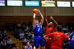 Τζέικ Βαν Τούμπεργκεν: «Να γίνω η καλύτερη εκδοχή του εαυτού μου για να βοηθήσω το Περιστέρι»