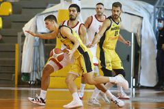 Κλείνει Παπαγιάννη ο Κολοσσός