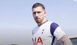 Ήρθε σε επαφή με την Τότεναμ για τον Χόιμπιεργκ η Γιουνάιτεντ