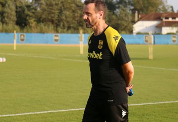 Άρης: Ανακοινώθηκε και έκανε την πρώτη του προπόνηση ο Μάντζιος