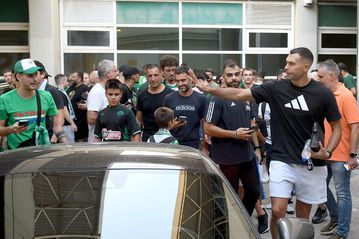 Η επιθυμία έγινε πραγματικότητα: Ο κόσμος του Παναθηναϊκού απαίτησε… Σλούκα κι εκείνος βγήκε για την πρώτη αποθέωση!