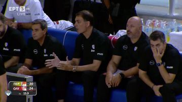 Έξαλλος ο Μπαρτζώκας στον πάγκο μετά από τρίποντο του Περιστερίου