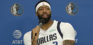 Ποιος είναι ο λόγος που ο Άντονι Ντέιβις αναγκάστηκε να αλλάξει την εμφάνισή του για το υπόλοιπο της καριέρας του